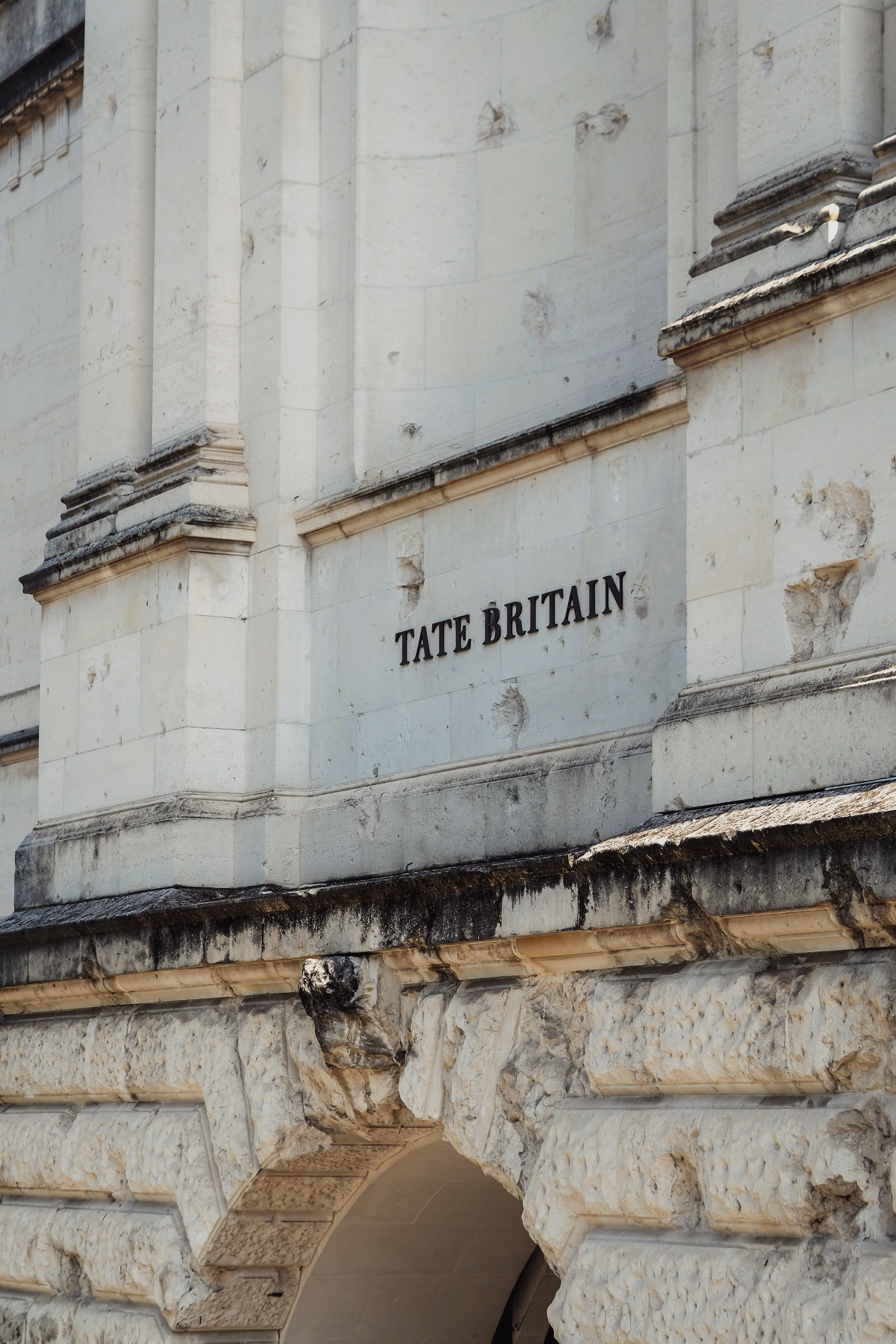 Tate Brothers Face Extradition Battle in US Court Over UK Sex Trafficking, Rape Charges